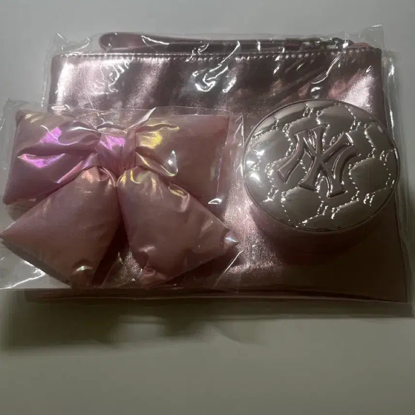 [BUNJANG] MLV Vanilla Co Limited Edition Collaboration Cushion Case + Pouch + Ribbon Keyring Set / 한정판 mld 엠엘비 바닐라코 콜라보 쿠션케이스+파우치+리본키링