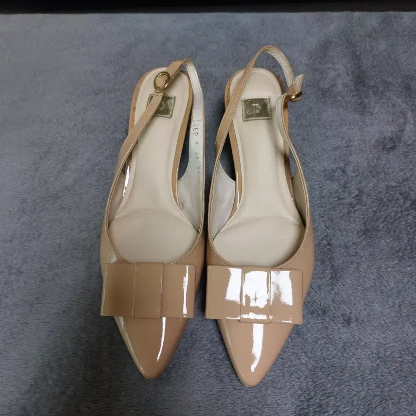 [BUNJANG] Gocce Slingback Shoes (Beige) / (240)고세 슬링백