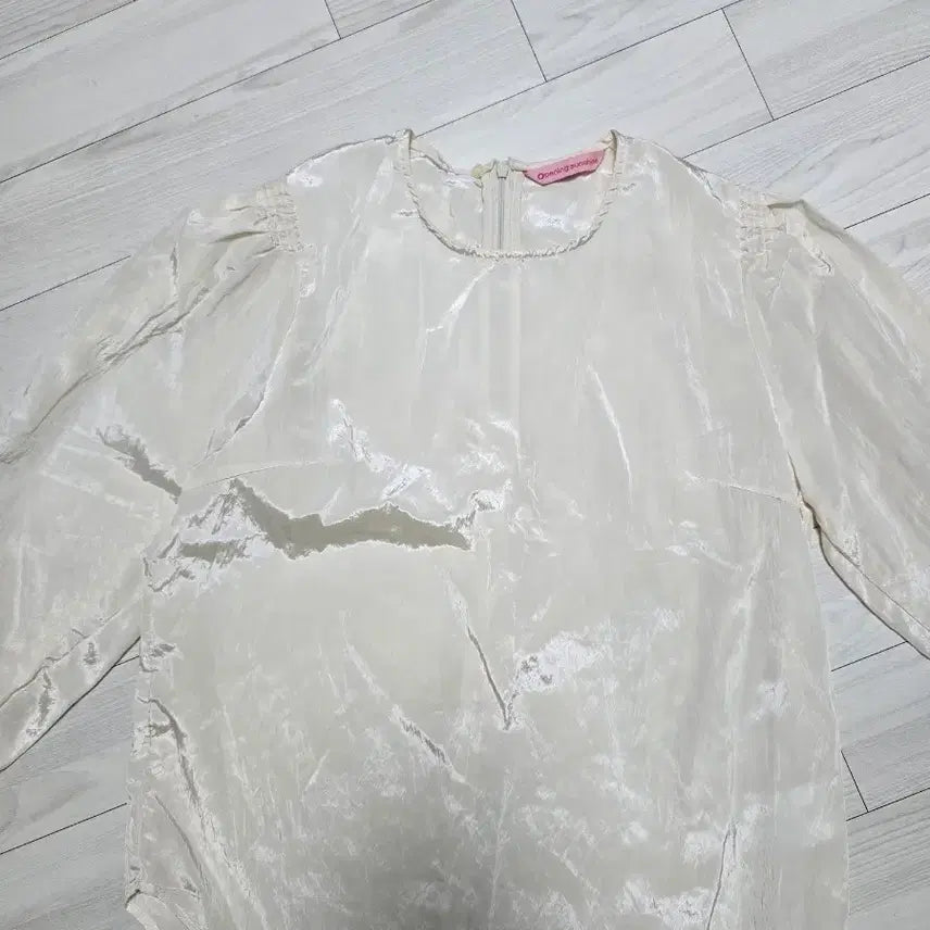 [BUNJANG] Opening Sunshine Ivory Metallic Blouse / 오프닝선샤인 블라우스 한번착용