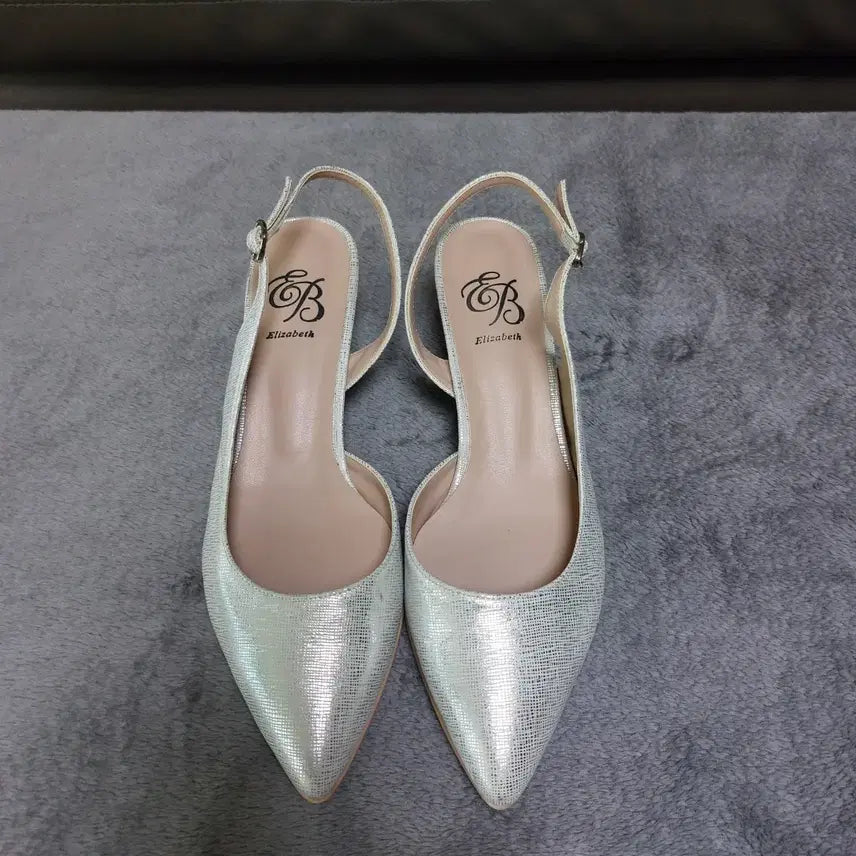 [BUNJANG] Elizabeth Silver Mules Heels Size 240 / (240)엘리자베스 은색 뮬 힐