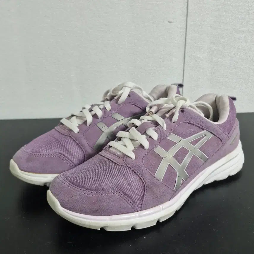 [BUNJANG] Asics G1 Sneakers (240mm) / 아식스 G1 운동화(240)