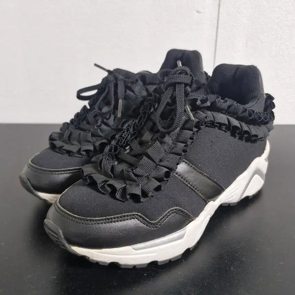 [BUNJANG] SUECOMMA BONNIE Ruffle Frill Sneakers (240) / 슈콤마보니 러플 프릴 스니커즈(240)