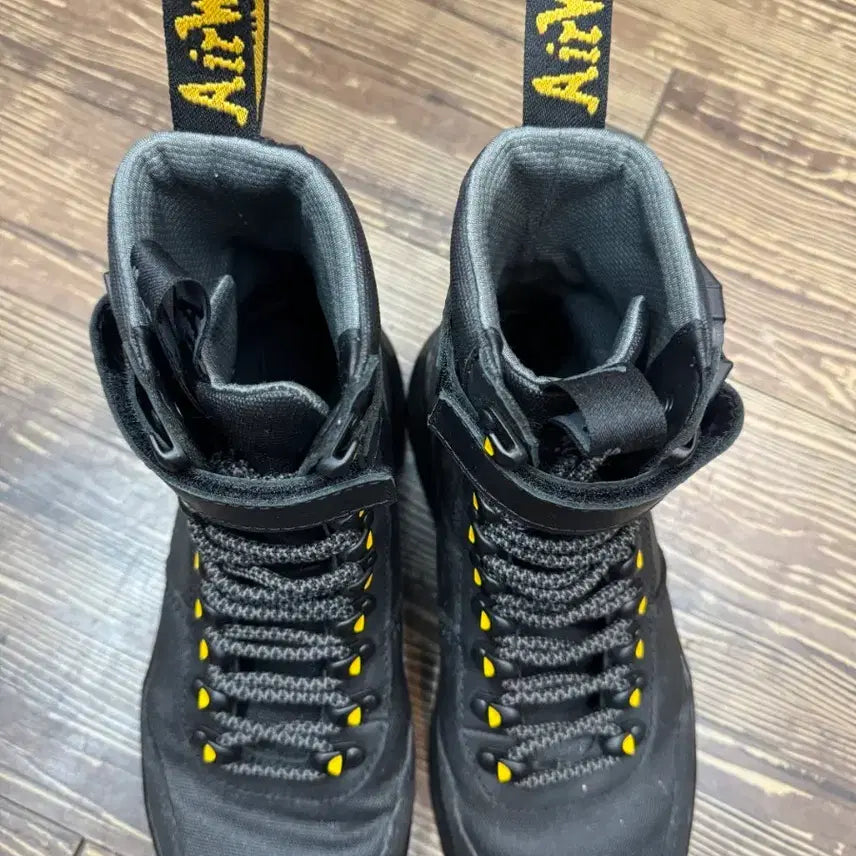 [BUNJANG] Dr. Martens Combs Tech Black Boots (UK 7 / US 8) / 닥터마틴 새상품급 콤스 테크 블랙 (260)