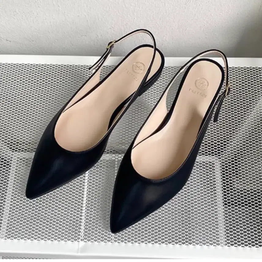 [BUNJANG] Stiletto Flat Slingback Shoes (245) / 스틸레토 플랫 슬링백 245