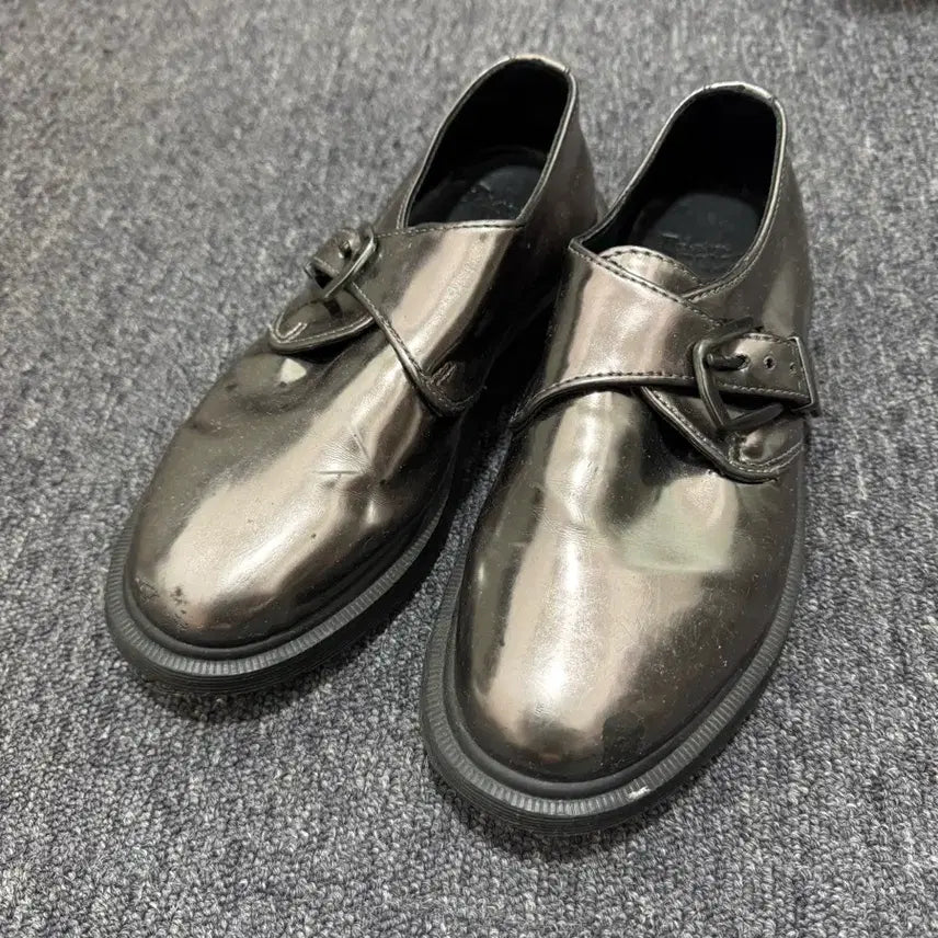 [BUNJANG] Dr.Mitten Silver Buckle Loafers UK3 (220-225) / 닥터미틴 실버 버클 로퍼 uk3 220-225
