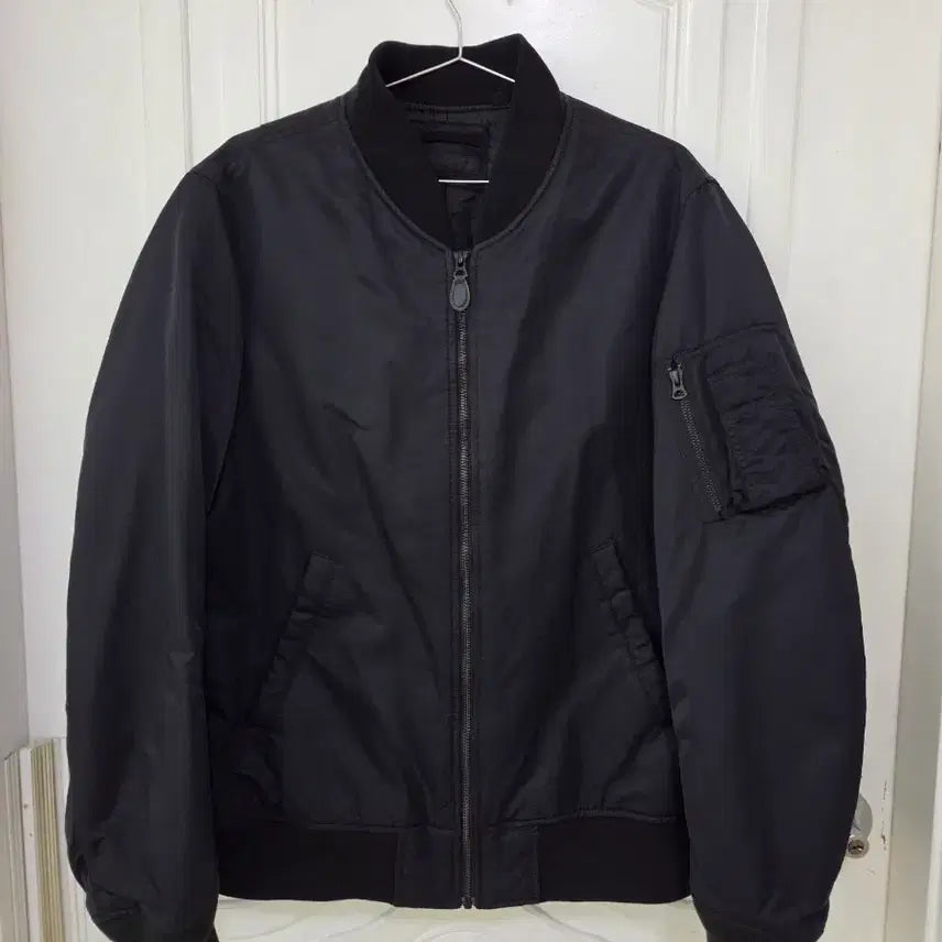 [BUNJANG] Uniqlo Black MA-1 Bomber Jacket XL / 유니클로 블랙 MA-1 항공점퍼 XL