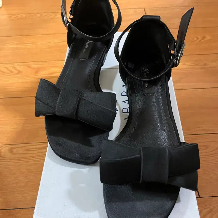 [BUNJANG] Barbara Ribbon Strap Sandals / 바바라 리본 스트랩 샌들