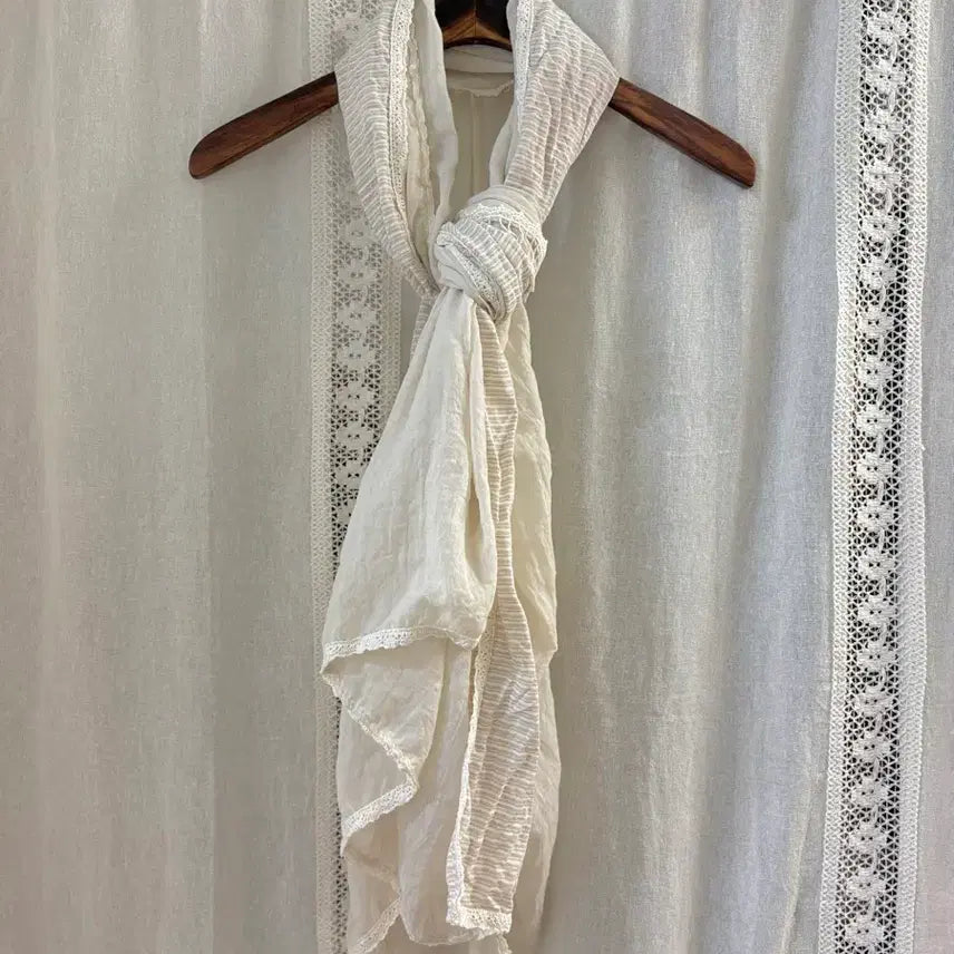 [BUNJANG] Linen Blend Lace Trim Scarf - Ivory / 면 린넨 소재 레이스 배색 스카프 아이보리 F JPN