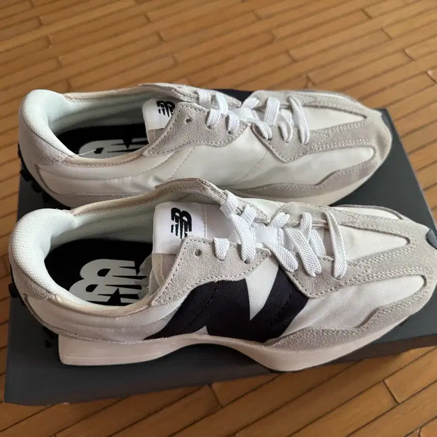[BUNJANG] New Balance 327 Beige/Black Sneakers / 뉴발란스 327 베이지/블랙 260 사이즈 새제품 팝니다