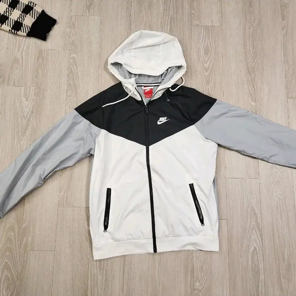 [BUNJANG] Nike Windrunner Jacket / 나이키 윈드러너 바람막이