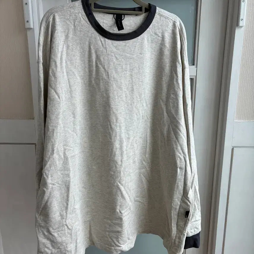 [BUNJANG] Moif Long Sleeve Shirt (Size 110) / 모이프 롱슬리브(3사이즈-110)