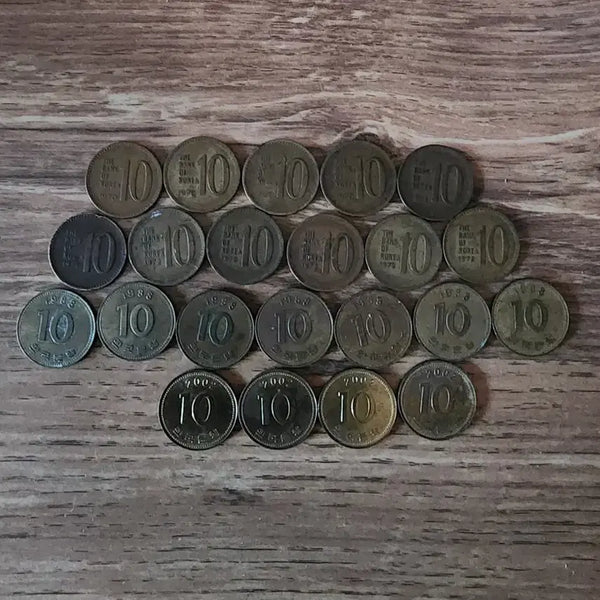 [BUNJANG] Old Korean 10 Won Coins Bundle (1970-2002) / 10원짜리 오래된 희귀 동전 판매. 1970년:5개, 1972년:6개,1988년7개,2002년 4개.상태 양호,일괄입니다. 일본 동전: 만원,천원짜리 지폐:삼만원 판매합니다.