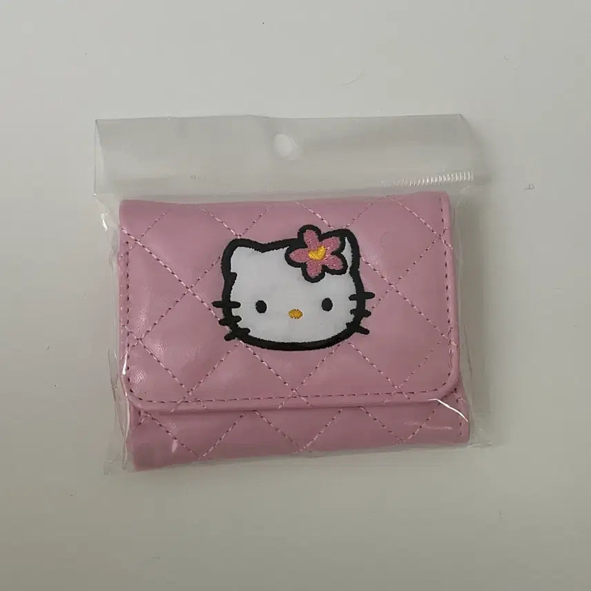 [BUNJANG] Hello Kitty 50th Anniversary Quilting Wallet / 헬로키티 문방구 50주년 퀄팅 지갑