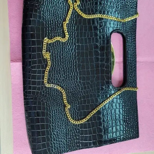 [BUNJANG] Black Crocodile Pattern Chain Clutch / 악어무늬 체인 클러치 블랙