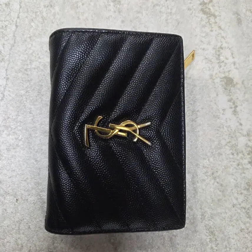 [BUNJANG] Saint Laurent YSL Matelassé Compact Bifold Wallet Black Grain Leather Gold Hardware / [정품] 생로랑 YSL 마틀라세 블랙 금장 컴팩트 반지갑