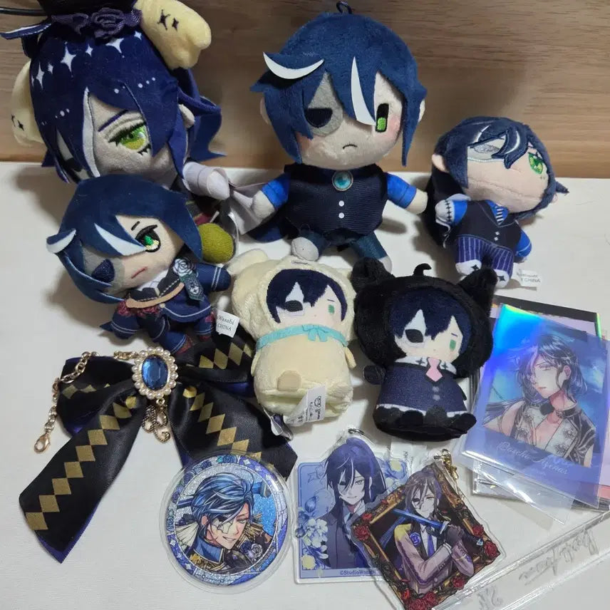 [BUNJANG] Akuneko Bosuki Arinas Merchandise Bundle Set / 아쿠네코 보스키 아리나스 굿즈 일괄