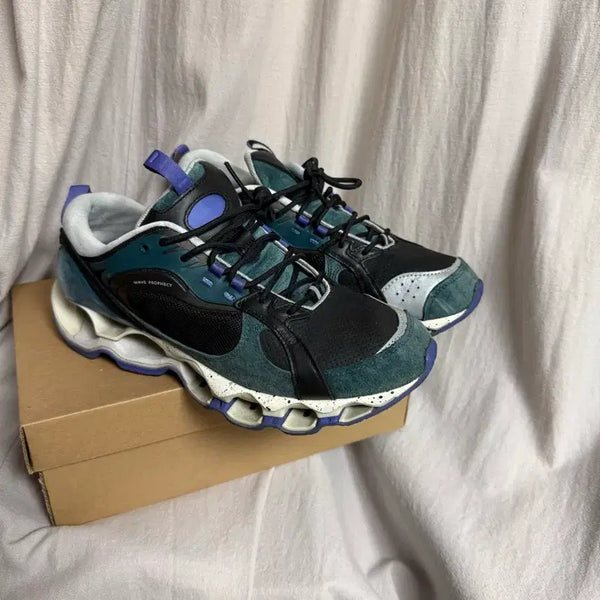 [BUNJANG] Mizuno x Graphpaper Wave Prophecy β 2 Sneakers / [260] 미즈노 그라프페이퍼 콜라보 운동화