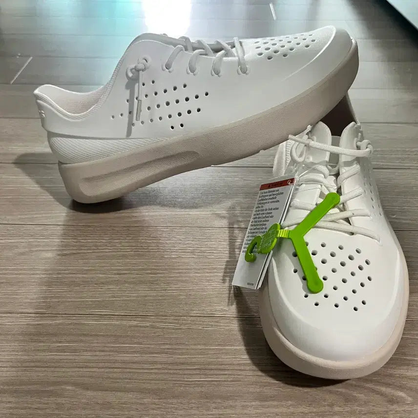 [BUNJANG] Crocs Sneakers Clogs White Size 260 / 크록스 스니커 클로그 260 새제품