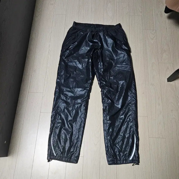 [BUNJANG] Mizuno Glossy Vinyl Pants L / 미즈노 유광 비닐 팬츠 바지L