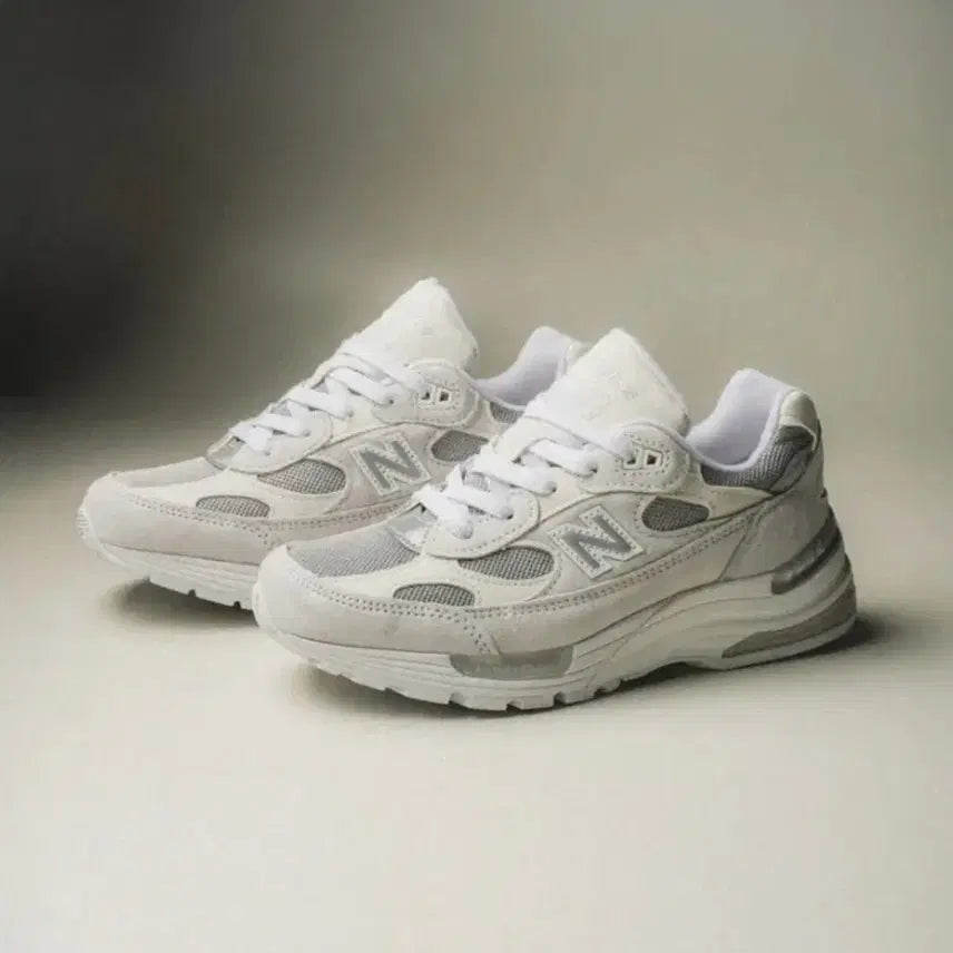 [BUNJANG] New Balance 992 Core White Reflection Sneakers 265 / [새상품] 뉴발란스 992 코어화이트 리플렉션 265