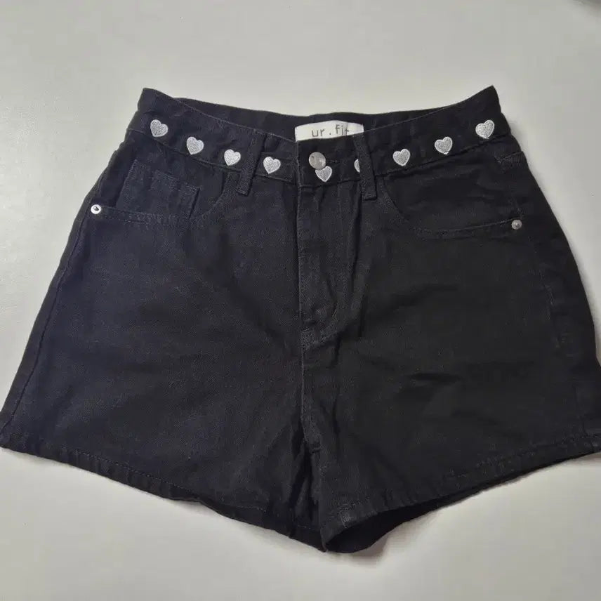 [BUNJANG] Ur.fit Black Heart Short Pants M / Ur.fit 블랙 하트 숏팬츠 M