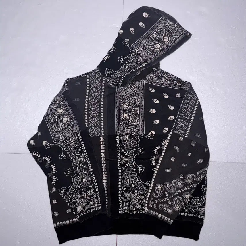 [BUNJANG] Paisley Pattern Hoodie (L) / Paisley Pattern Hoodie L (1)