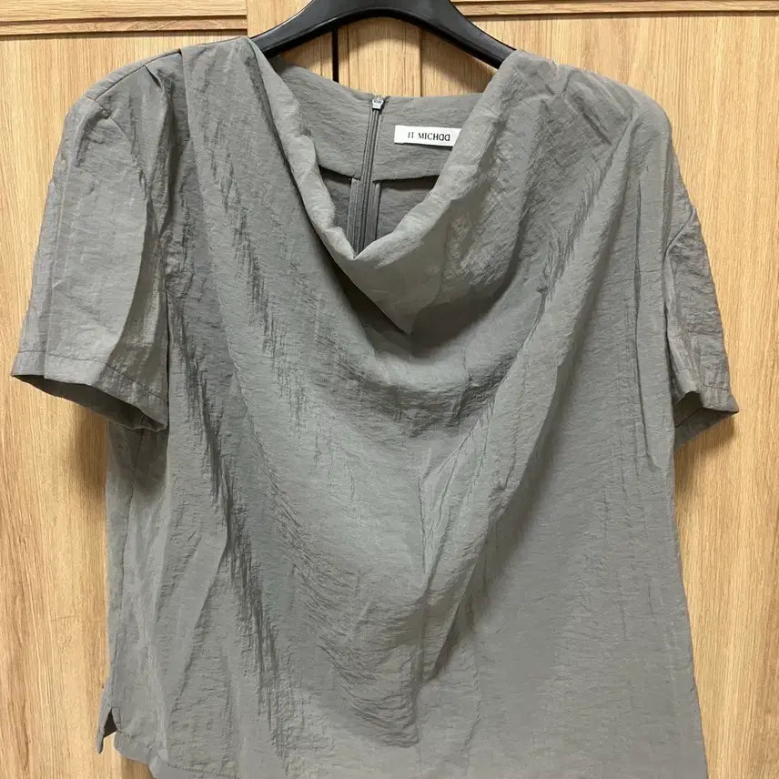 [BUNJANG] IT'S MY STYLE Drape Cowl Neck Blouse / 잇미샤  드레이프 카울넥 블라우스