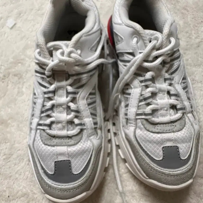 [BUNJANG] Fila White/Gray Sneakers (240) / 휠라흰색/회색 운동화 240