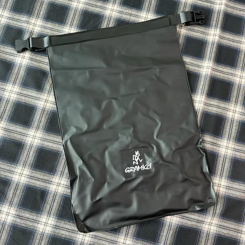 [BUNJANG] Gramicci Waterproof Pouch / 그라미치 방수 파우치