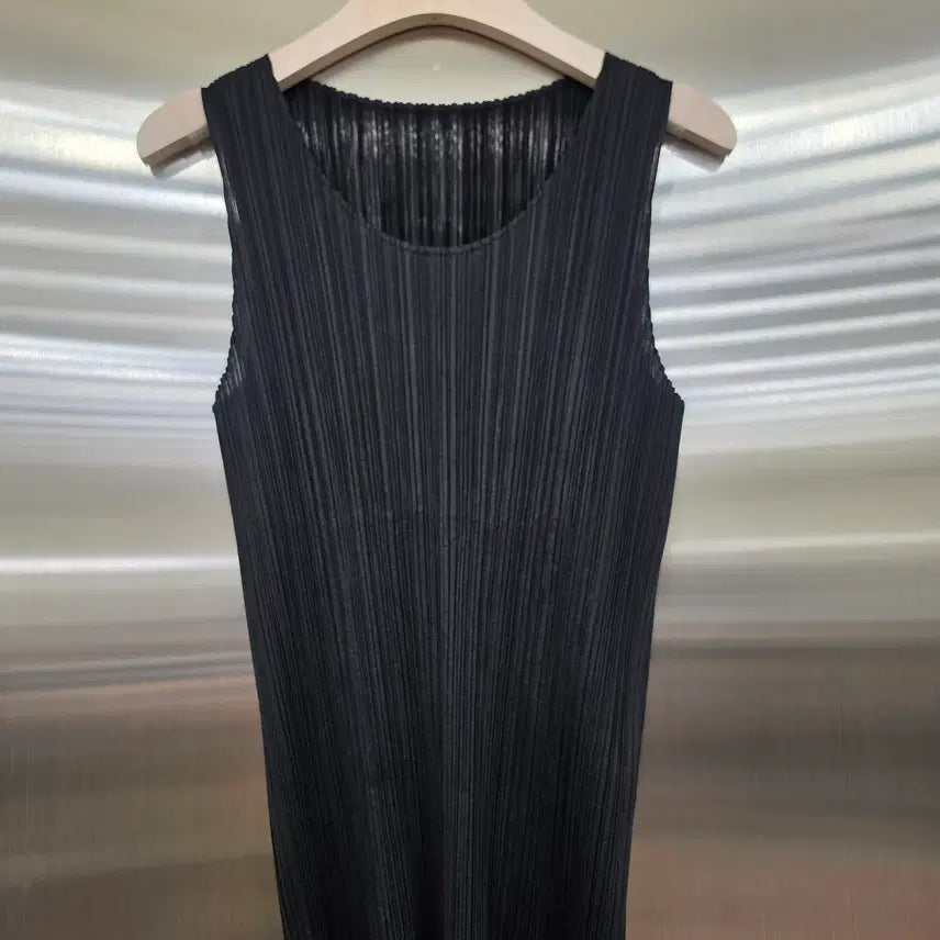 [BUNJANG] PLEATS PLEASE Sleeveless Long Top / 플리츠플리츠 슬리브리스 롱탑