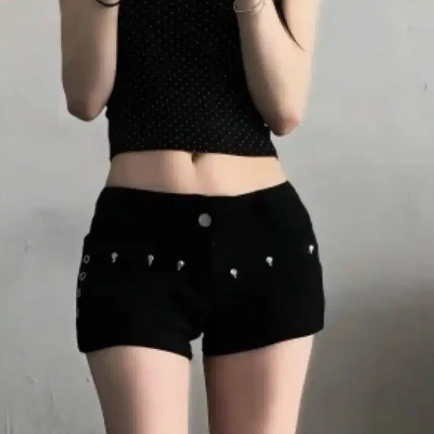 [BUNJANG] Maison Studio Y2K Noir Skull Stud Shorts / [메종스튜디오] Y2K 누아르 스컬 스터드 숏팬츠