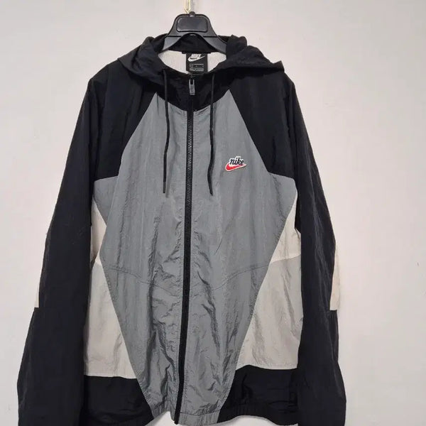 [BUNJANG] Nike Oversized Windbreaker Jacket / 나이키 오버핏 바람막이(100)