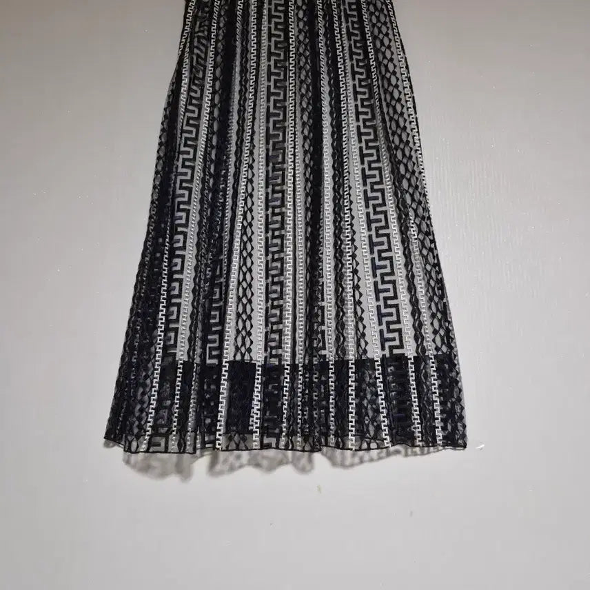 [BUNJANG] MICHAA Embroidered Lace Flare Long Skirt / 미샤MICHAA이태리 자수레이스 롱스커트28~29