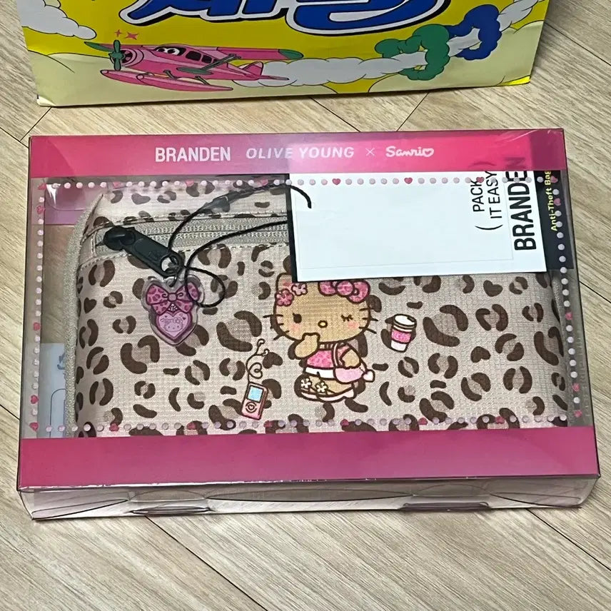 [BUNJANG] Brandon x Sanrio Leopard Wallet Bag / 브랜든 올리브영 x 산리오 레오파드 월렛백 키티 갸루키티 태닝키티