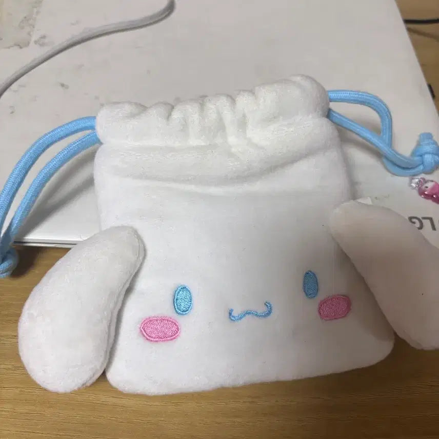 [BUNJANG] Sanrio Cinnamoroll Olive Young Pouch / 산리오 시나모롤 올리브영 파우치