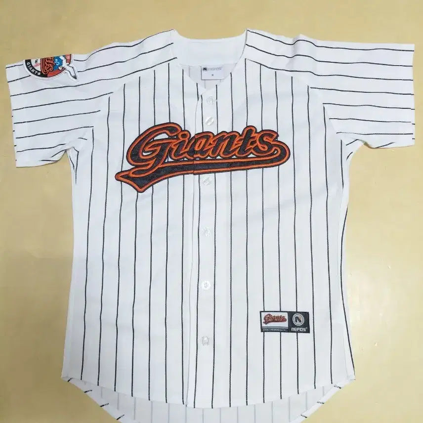[BUNJANG] Lotte Giants Home Stripe Baseball Jersey Size 85 / 롯데자이언츠 홈 스트라이프 유니폼 85사이즈 팝니다
