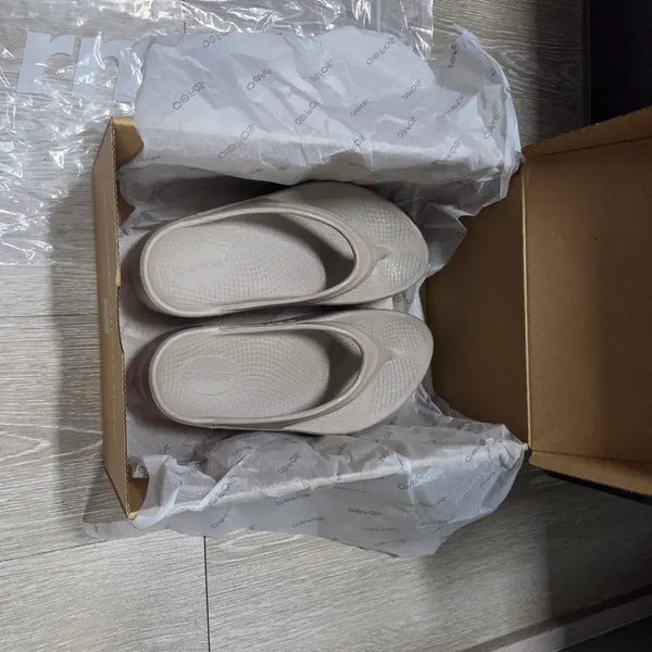 [BUNJANG] OOFOS Oomega Nomad Sandals W8 (250) / 우포스 오메가 노마드 w8(250) 팝니다