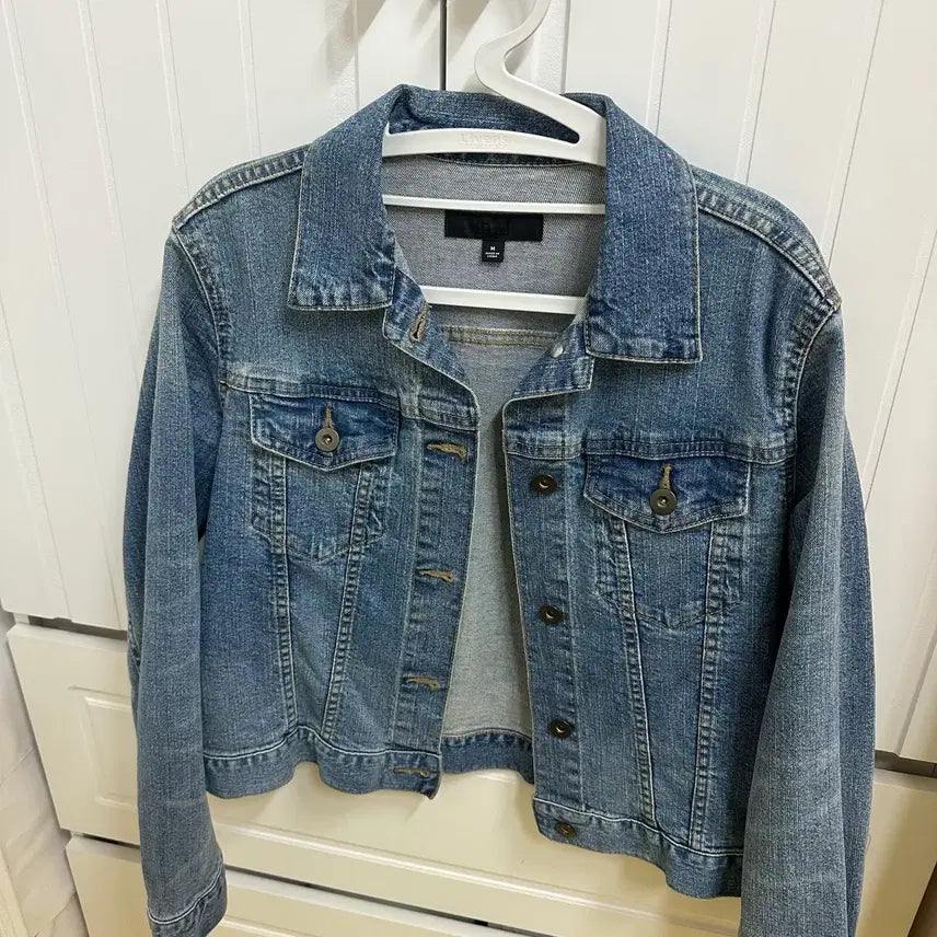 [BUNJANG] Uniqlo Denim Jacket Medium Wash M / 유니클로 청자켓 중청 M