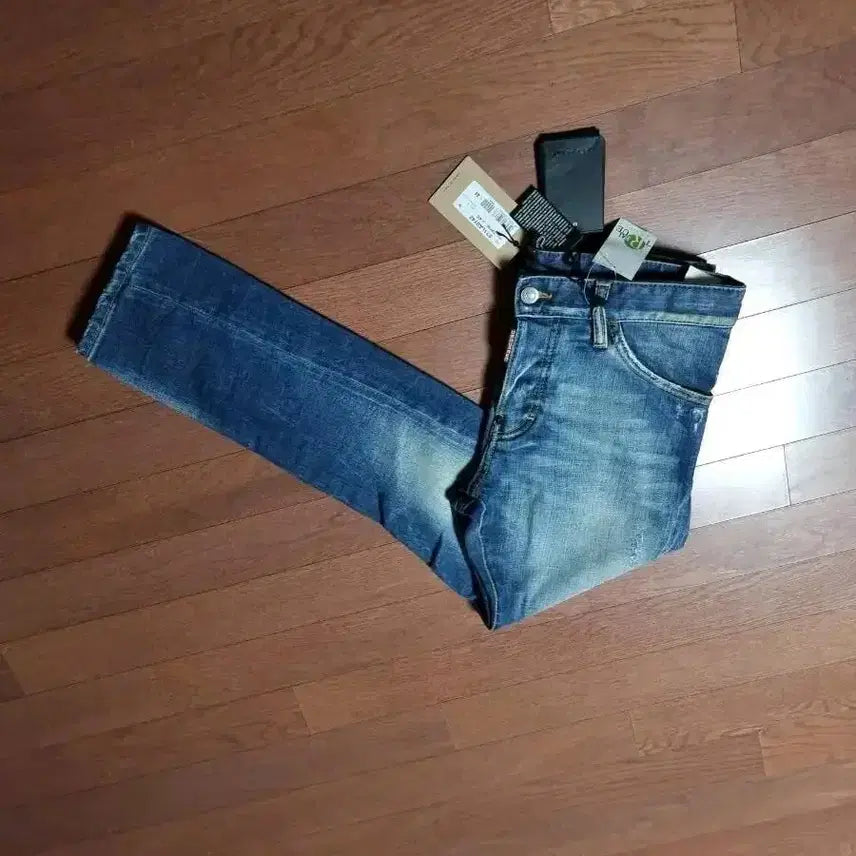 [BUNJANG] DSQUARED2 Distressed Jeans - Size 44 / 디스퀘어드 청바지 새상품 디스트로이드진 마이클 부블레 44
