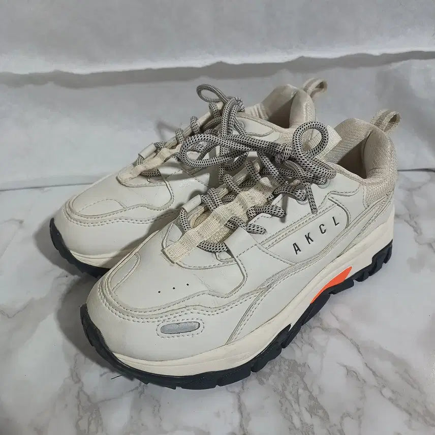 [BUNJANG] Aclassic Women's Sneakers 230 (26D655) / 아키클래식 여성 운동화 230 (26D655)