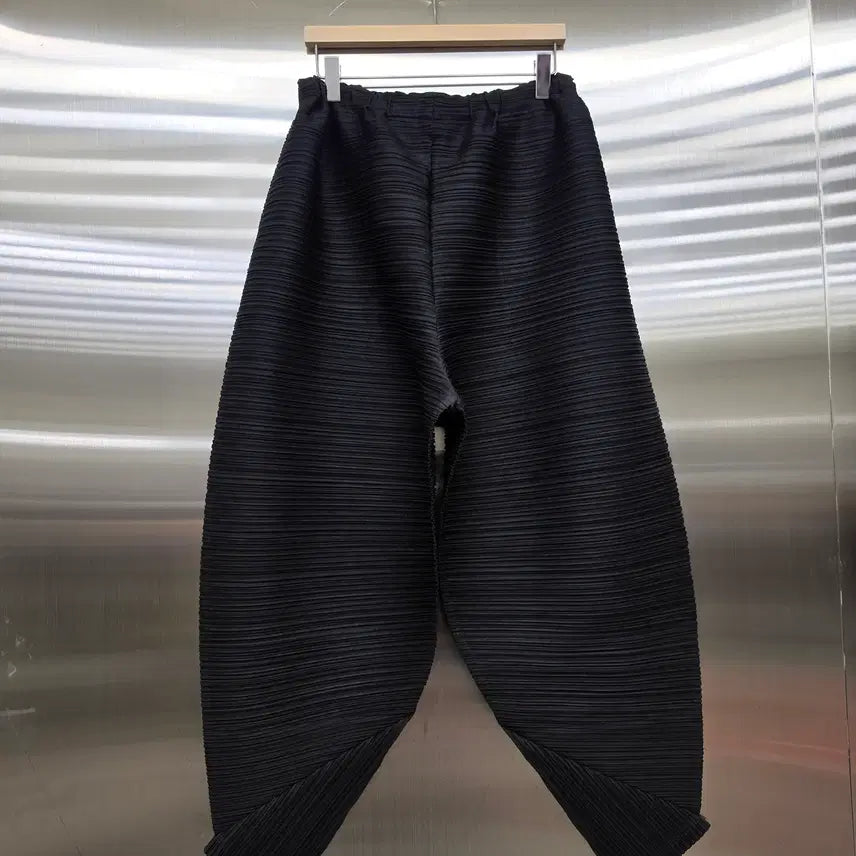 [BUNJANG] Pleats Please Wide Leg Pants / 플리츠플리츠 배기 팬츠
