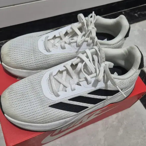 [BUNJANG] Adidas Running Shoes (240mm) / (중고/240)아디다스 운동화 아디다스 런닝화