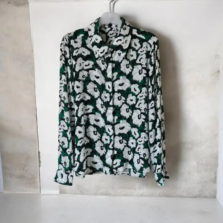 [BUNJANG] White Green Floral Pattern Silk Shirt 100% Silk / 화이트 그린 플로럴 패턴 실크 셔츠 | 실크 100%