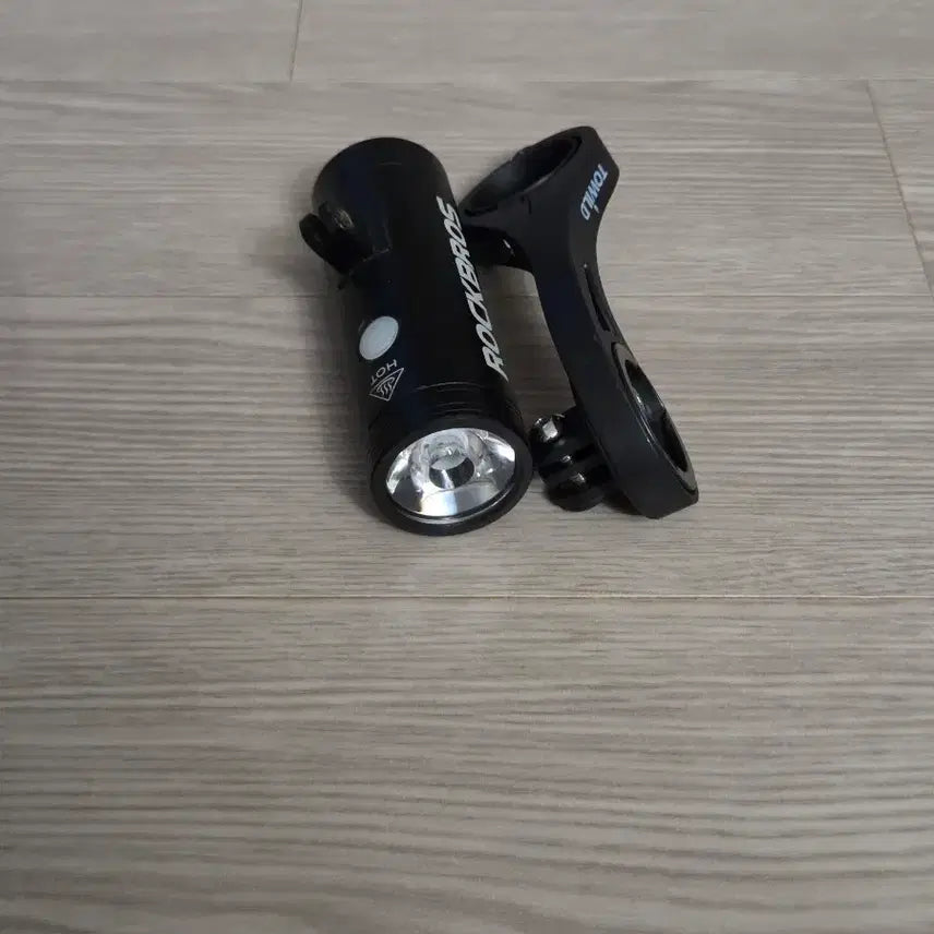 [BUNJANG] Rockbros 800 Lumens Bicycle Light with Mount / 락브로스 자전거 조명 800루멘 +  거치대