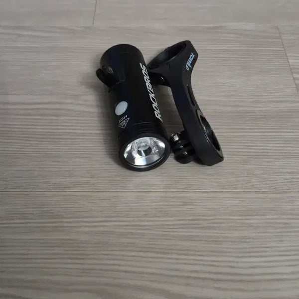 [BUNJANG] Rockbros 800 Lumens Bicycle Light with Mount / 락브로스 자전거 조명 800루멘 +  거치대