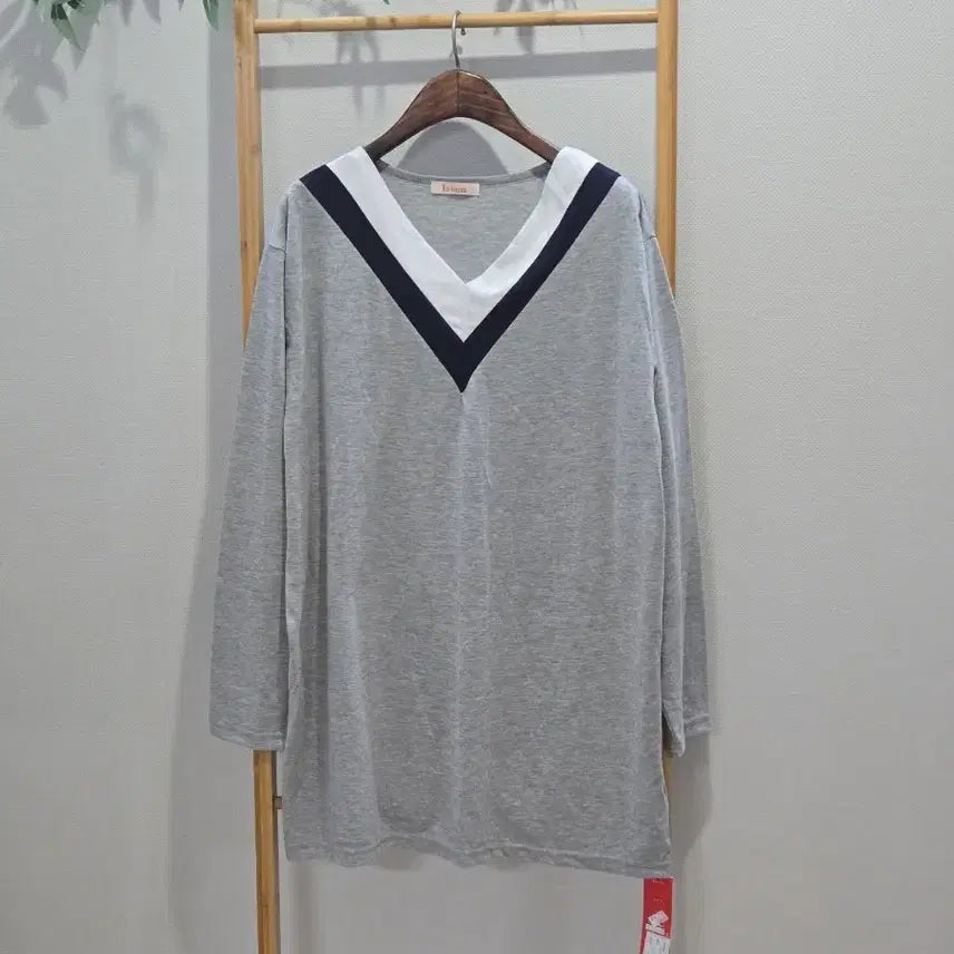 [BUNJANG] Latium V-Neck Long T-Shirt / 브이넥 롱티
