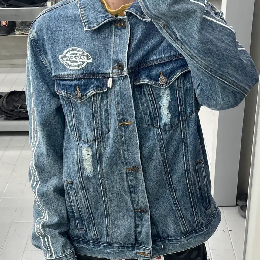 [BUNJANG] Dickies Distressed Denim Trucker Jacket / (S) 디키즈 트러커 디스트레스드 데님 중청자켓