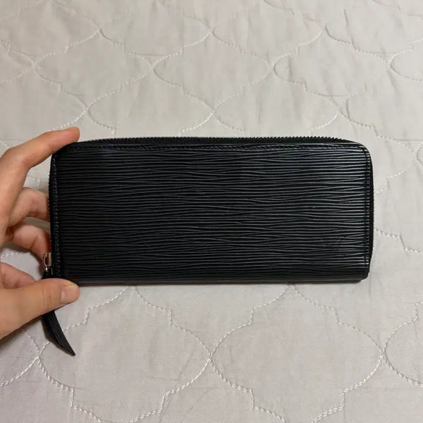 [BUNJANG] Louis Vuitton Epi Zipper Wallet Black / 루이비통 에피 지퍼 월렛 블랙