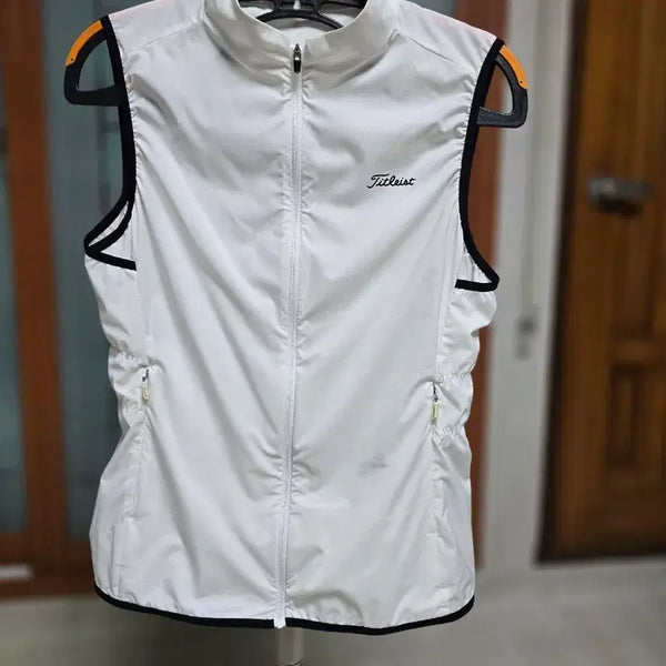 [BUNJANG] Titleist Women's Summer Golf Vest (Ivory) / 여성M(90)타이틀리스트정품 얇은 여름골프조끼(거의새것)