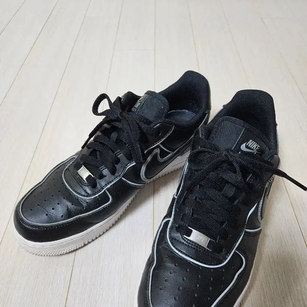 [BUNJANG] Nike Air Force 1 '07 LV8 Black Sneakers / 나이키 에어포스1 07 LV8 270